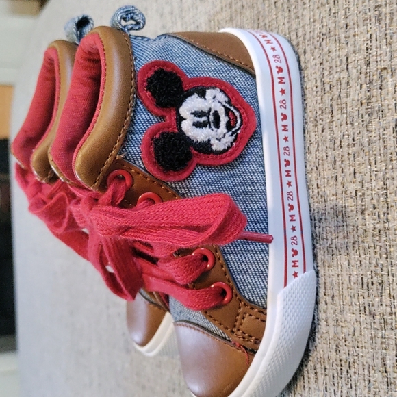 Disney Mickey Mouse Shoes - Picture 4 of 6